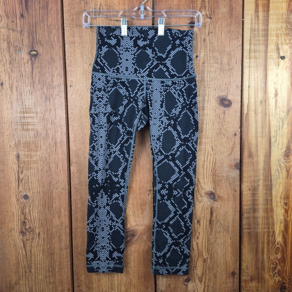 Lululemon High Rise Crop Leggings Grey Black Snakeskin Pixel Print Yoga Tights